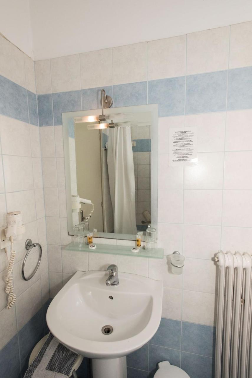 Alexandros Hotel